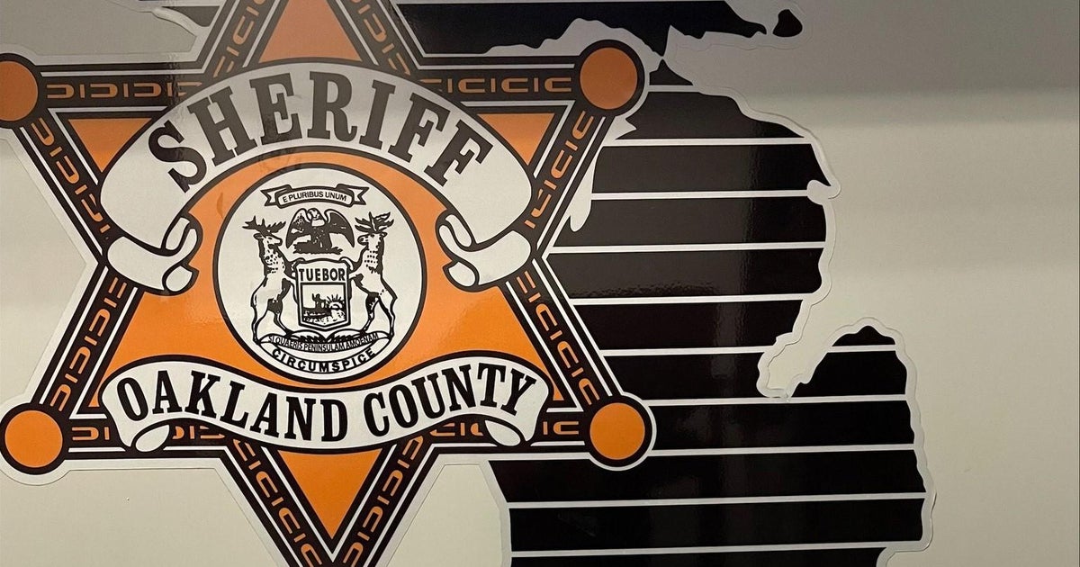 Man dead after minibike crashes into utility pole in Oakland County 