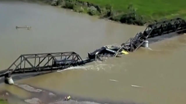 0625-wn-trainderail-2078473-640x360.jpg 