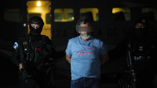 arrest-gl149orxqaaayp2.jpg 