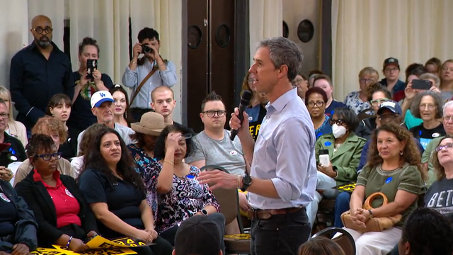 Beto-ORourke-town-hall-2025.png 
